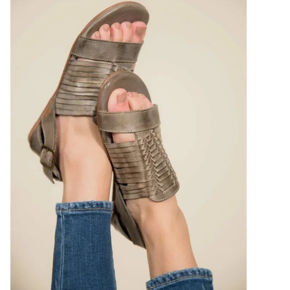 bed stu sandals Ingritt taupe color